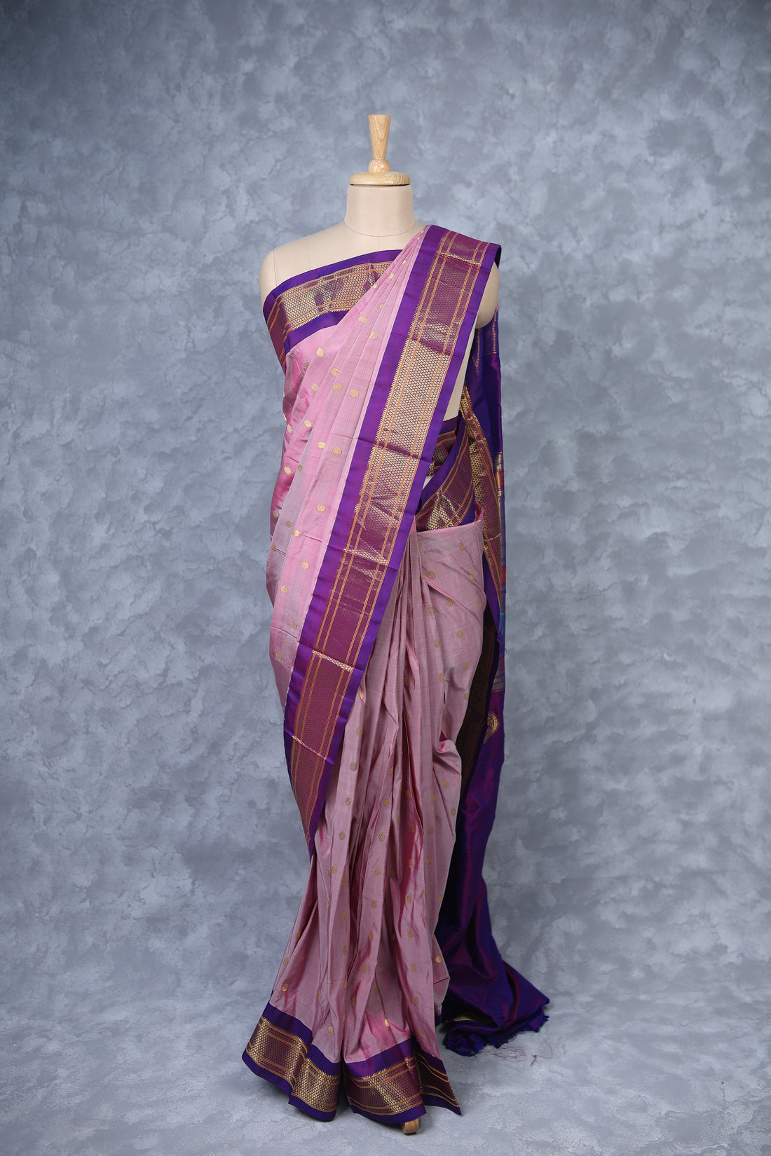 504477 - Image 1