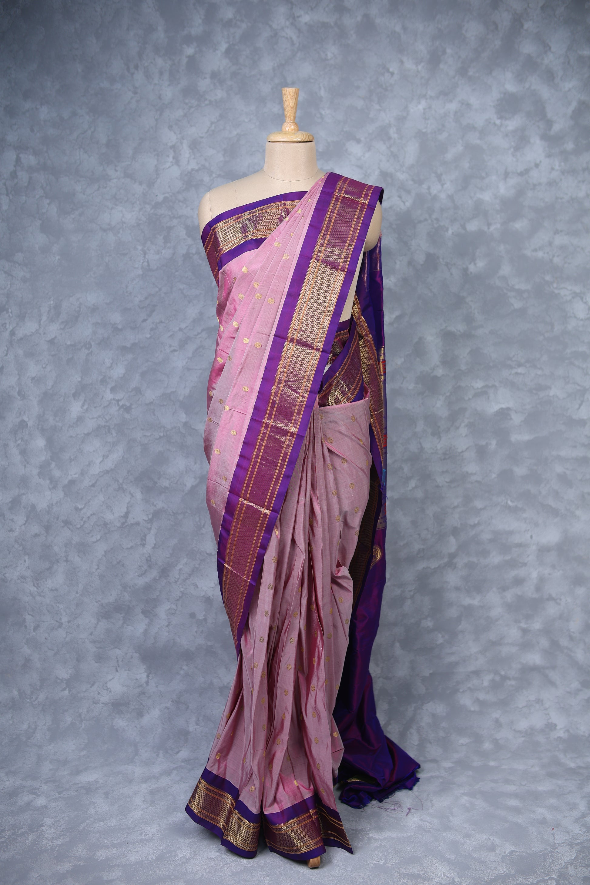 504477 - Image 1