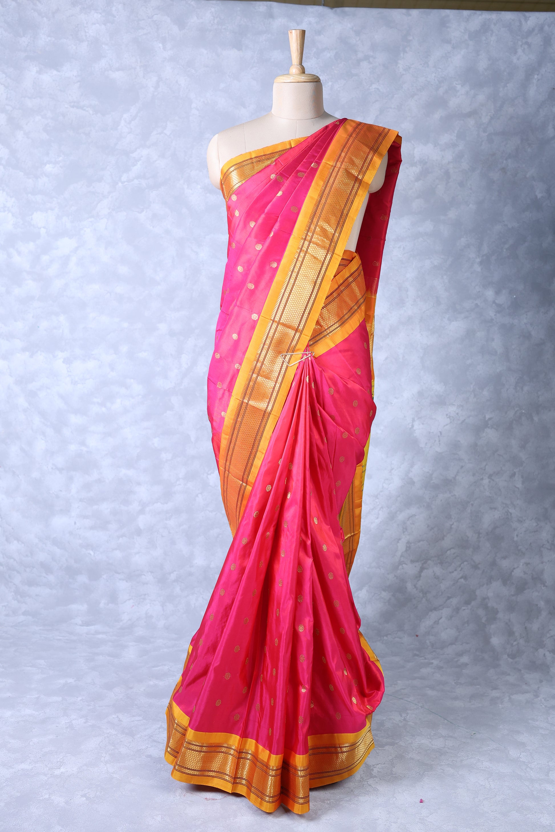 505303 - Image 1
