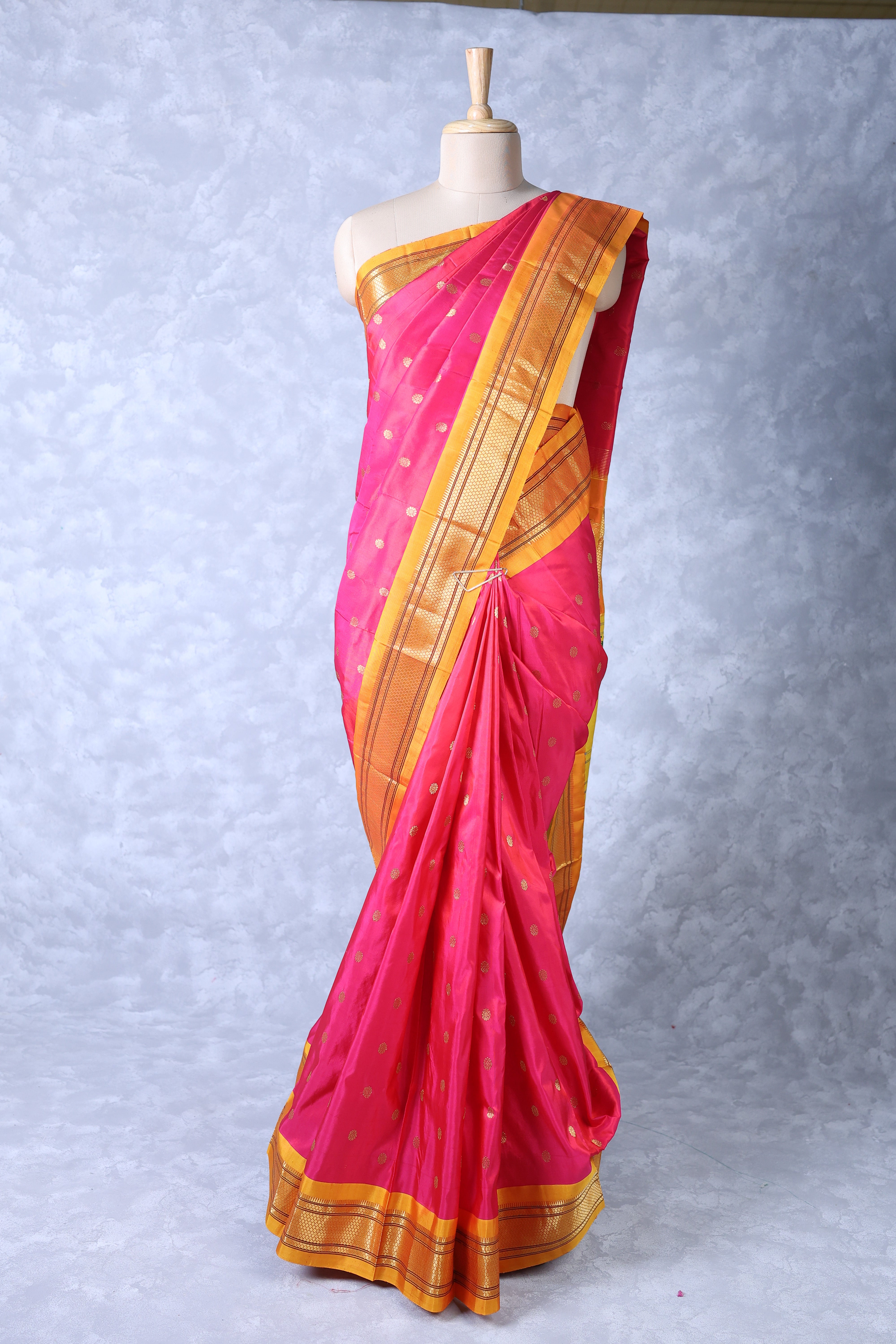 505303 - Image 1