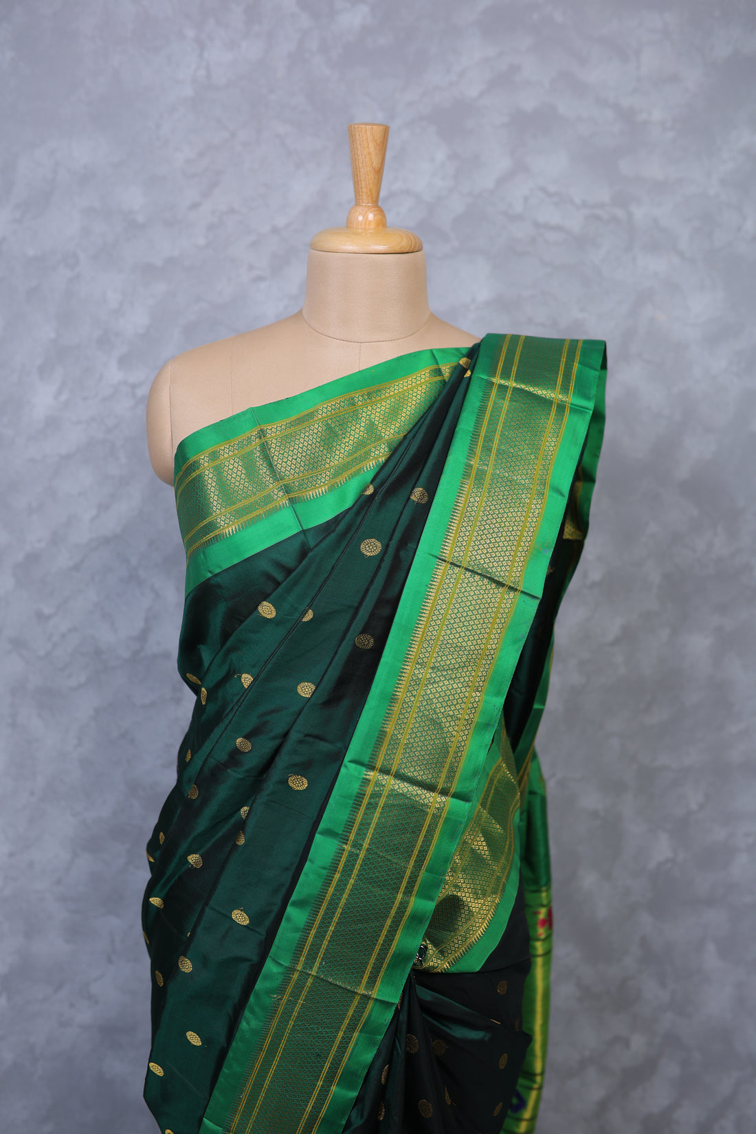 504390 - Image 1